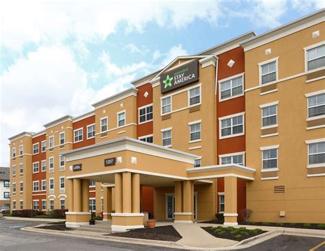 Hotels downers grove il  120 rooms in hotel